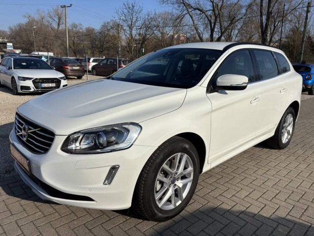 Volvo XC60 2.0 D [D3] Momentum Geartronic FWD T...